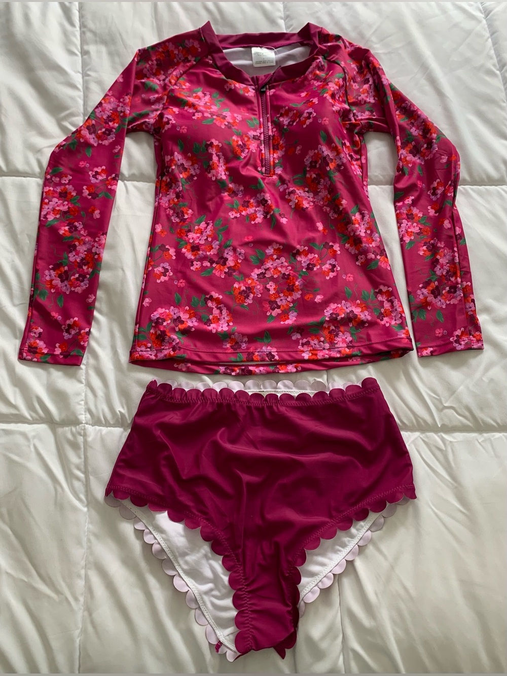 New Honeysuckle Women’s Swimsuit Size Small